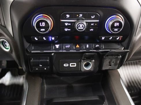 Used 2021 Chevrolet Silverado 2500 LTZ w/ LTZ Convenience Package image 30