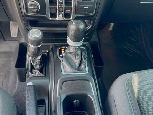 Used 2022 Jeep Gladiator Sport AWD/4WD image 20