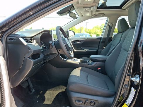 Used 2024 Toyota RAV4 XLE w/ Convenience Package AWD/4WD image 13