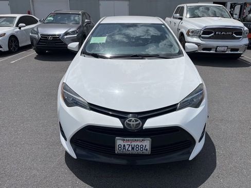 Used 2018 Toyota Corolla LE w/ Carpet Mat Package (TMS) FWD image 2