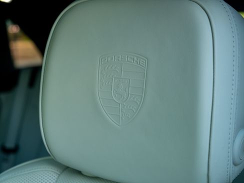 Certified 2022 Porsche Macan AWD/4WD image 47