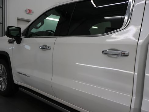 Used 2022 GMC Sierra 1500 Denali w/ Denali Premium Package AWD/4WD image 36