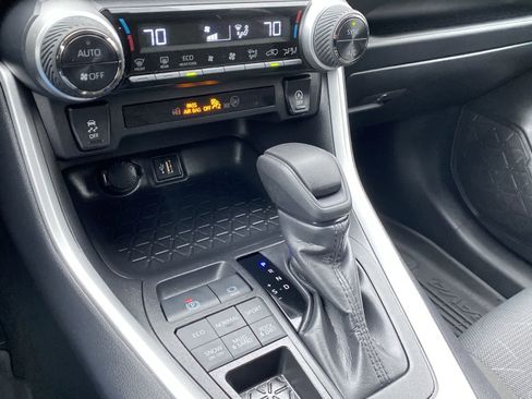 Certified 2025 Toyota RAV4 XLE image 29