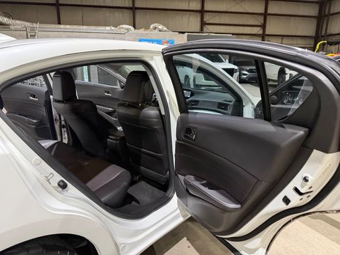 Used 2017 Acura ILX FWD image 21