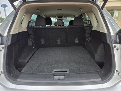 Used 2025 Nissan Rogue SV FWD image 13