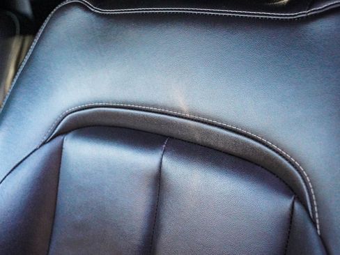 Used 2023 Jeep Grand Cherokee L Limited w/ Black Appearance Package image 10