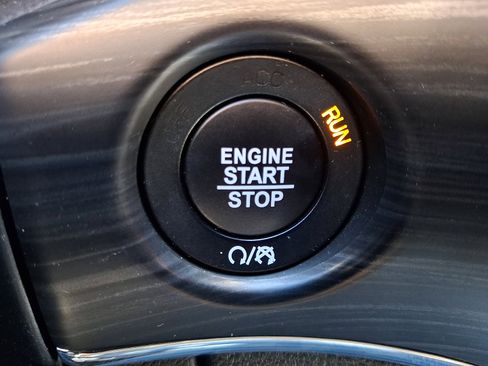 Used 2019 Jeep Grand Cherokee Limited image 24