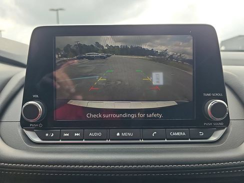 Used 2025 Nissan Rogue SV w/ SV Premium Package FWD image 28