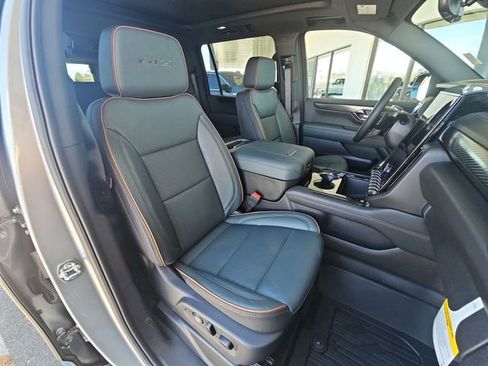 New 2026 GMC Yukon XL AT4 w/ AT4 Premium Package image 18