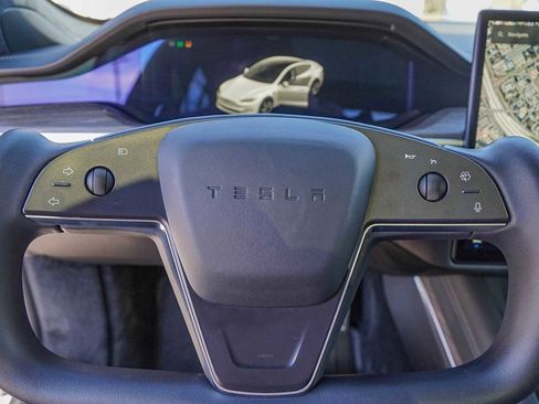 Used 2022 Tesla Model S image 12