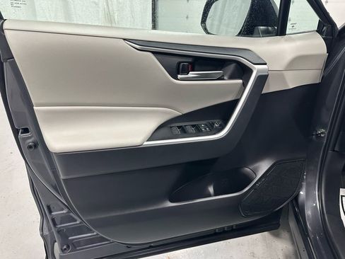 Used 2025 Toyota RAV4 XLE w/ Convenience Package image 9