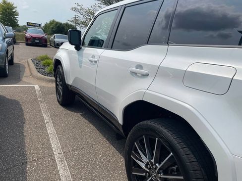 Used 2024 Lexus GX 550 w/ Accessory Package (Z1) AWD/4WD image 5