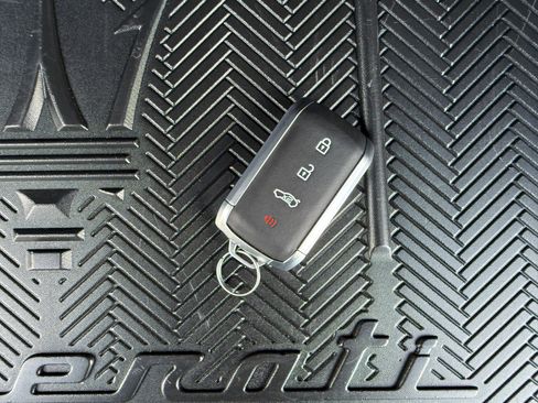 Used 2025 Maserati Grecale Modena image 45