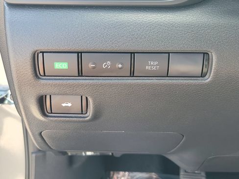 Certified 2025 Nissan Sentra S FWD image 29