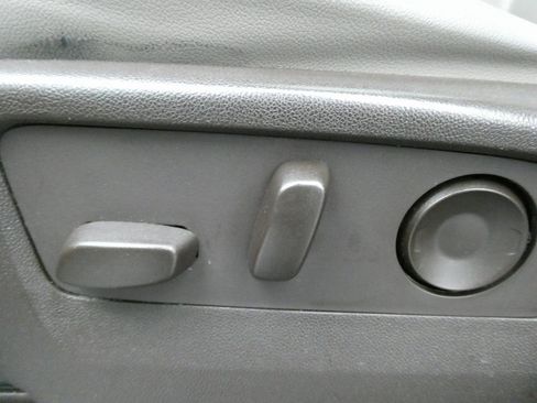 Used 2021 Chevrolet Suburban Z71 w/ Z71 Signature Package image 27