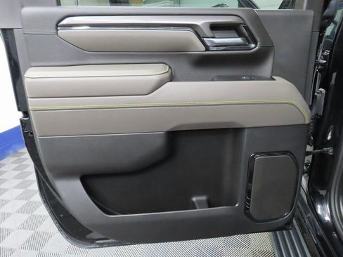 Used 2024 Chevrolet Silverado 2500 ZR2 w/ Technology Package image 78