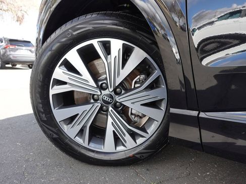 Used 2023 Audi Q4 e-tron Premium Plus w/ Premium Plus image 8