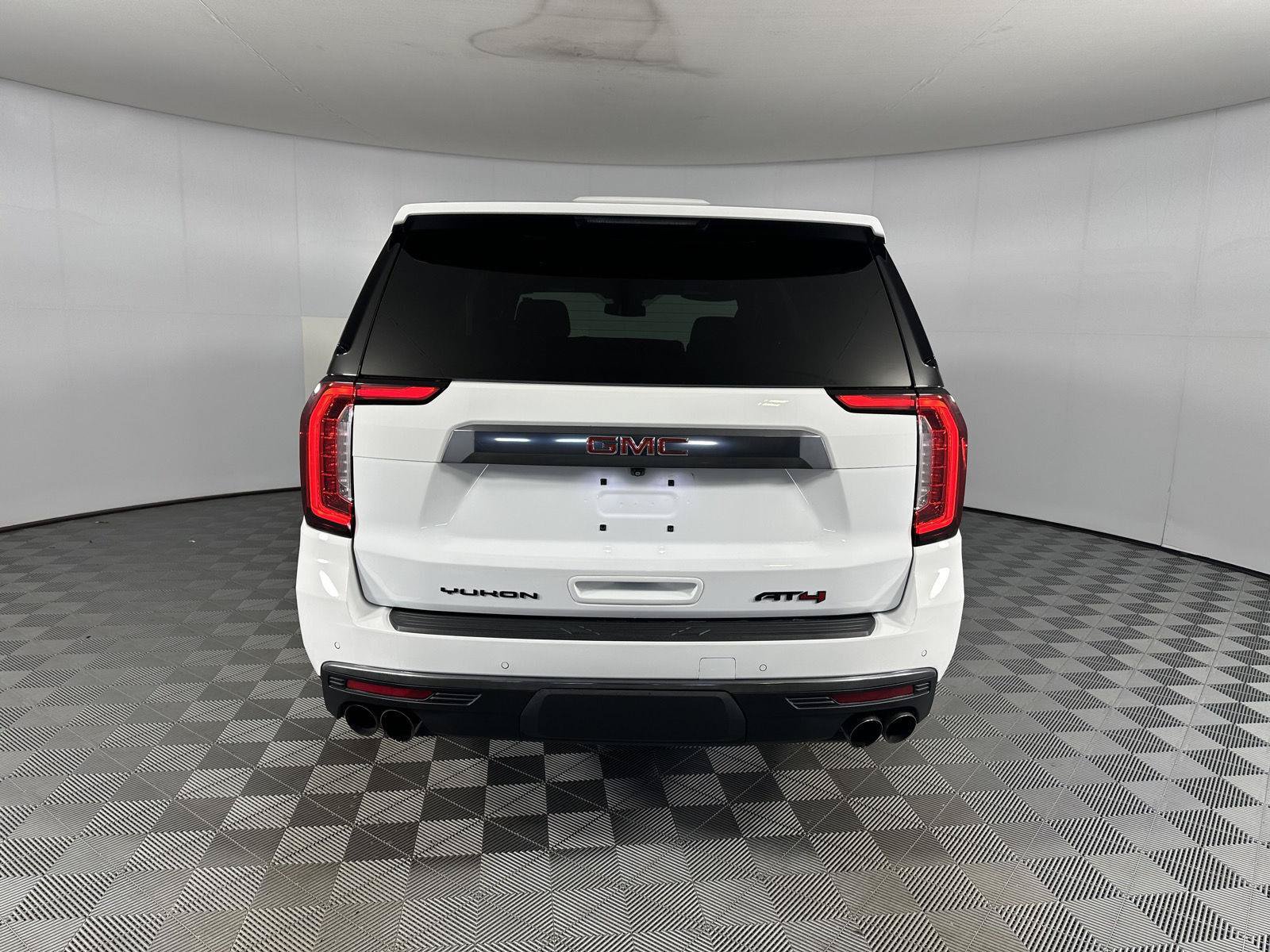 Used 2024 GMC Yukon AT4 w/ Technology Package AWD/4WD image 43