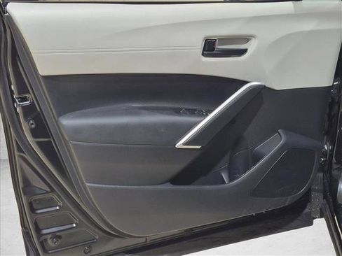 Used 2025 Toyota Corolla Cross L FWD image 13