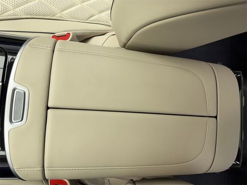 Used 2022 Mercedes-Benz S 500 4MATIC w/ Warmth & Comfort Package image 37