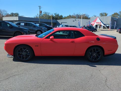 Used 2023 Dodge Challenger R/T w/ Plus Package image 7