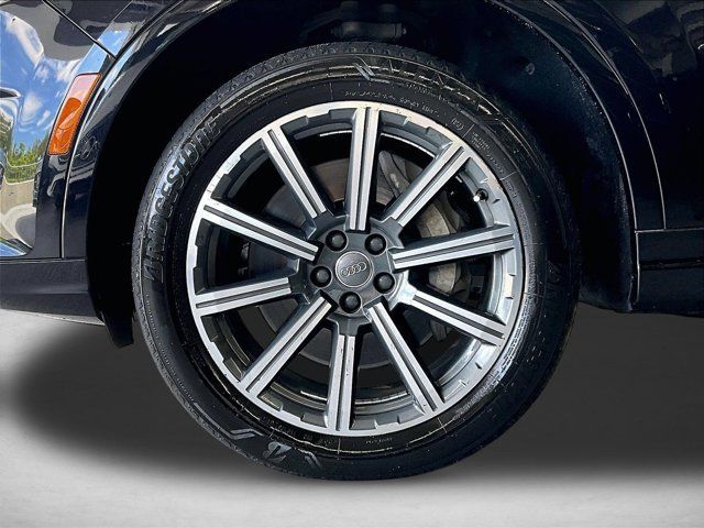 Used 2017 Audi Q7 3.0T Prestige AWD/4WD image 10