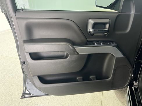 Used 2018 Chevrolet Silverado 1500 LT w/ All Star Edition image 19