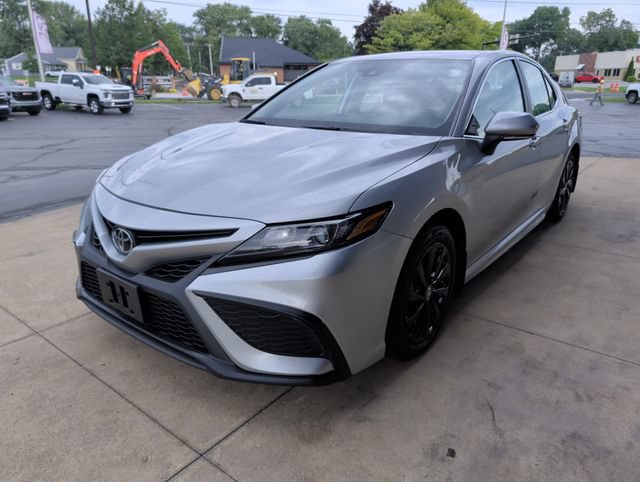 Used 2024 Toyota Camry SE FWD image 3