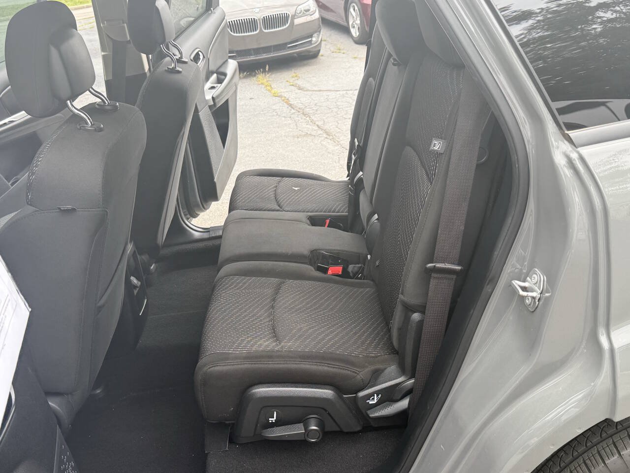 Used 2020 Dodge Journey SE w/ Blacktop Package FWD image 16