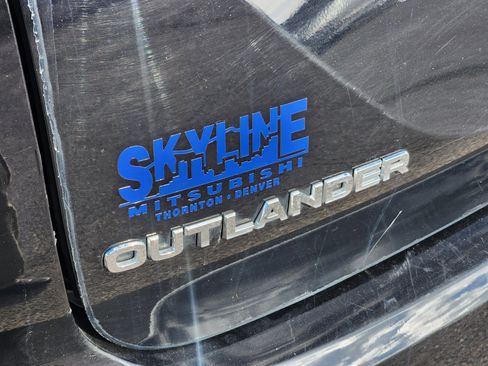 Used 2023 Mitsubishi Outlander SE image 8