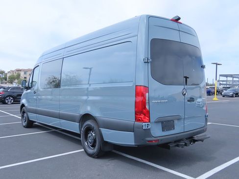 Used 2024 Mercedes-Benz Sprinter 2500 image 7