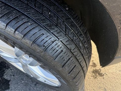 Used 2019 Chevrolet Equinox Premier AWD/4WD image 6