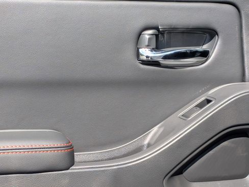 New 2025 Nissan Frontier PRO-4X image 25