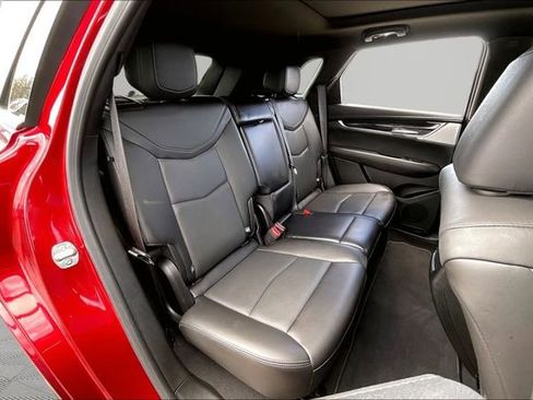 Used 2024 Cadillac XT5 Premium Luxury image 17