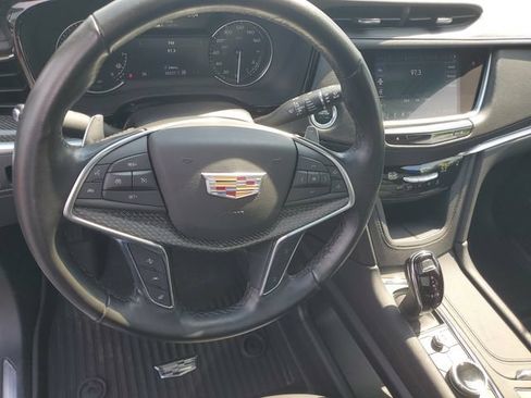 Certified 2024 Cadillac XT5 Sportv w/ LPO, Floor Liner Package AWD/4WD image 14