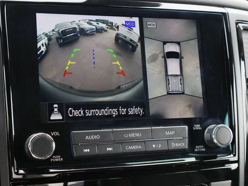 Used 2021 Nissan Titan PRO-4X w/ Pro-4x Convenience Package image 16