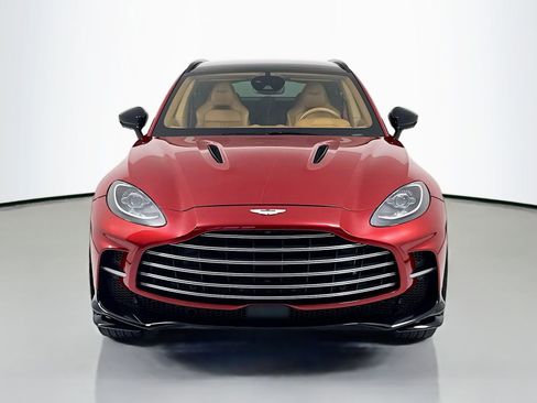 Used 2024 Aston Martin DBX 707 AWD/4WD image 2