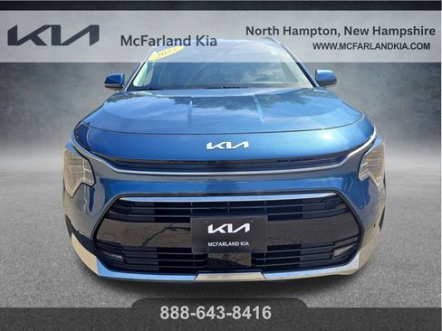 Used 2025 Kia Niro SX Touring FWD image 9