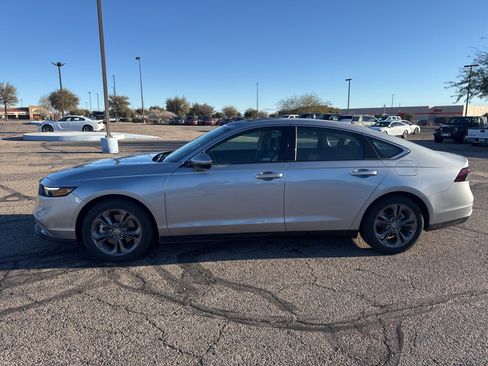 Used 2023 Honda Accord EX-L image 2