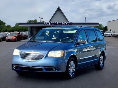 Used 2011 Chrysler Town & Country Limited w/ Trailer Tow Group