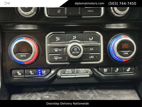 Used 2022 GMC Yukon XL Denali w/ Advanced Technology Package image 28