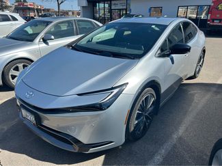 Used 2024 Toyota Prius XLE video 2