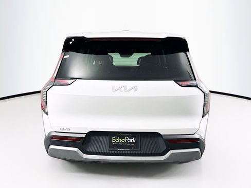 Used 2024 Kia EV9 Light Long Range image 7