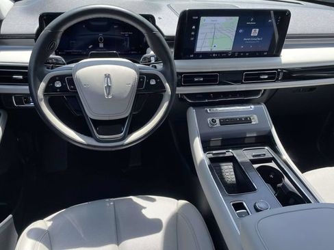 Used 2025 Lincoln Aviator AWD w/ Jet Appearance Package image 4