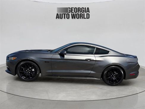 Used 2017 Ford Mustang GT w/ Black Accent Package RWD image 9