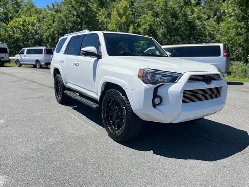 Used 2016 Toyota 4Runner Limited RWD image 3
