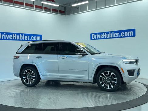 Used 2023 Jeep Grand Cherokee Overland w/ Advanced Protech Group III AWD/4WD image 4