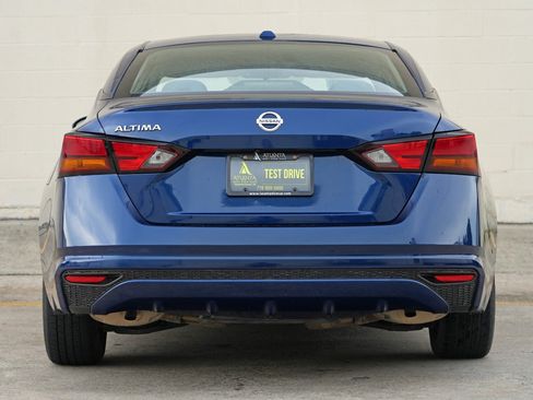 Used 2019 Nissan Altima 2.5 S FWD image 10