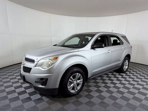 Used 2015 Chevrolet Equinox LS FWD image 2