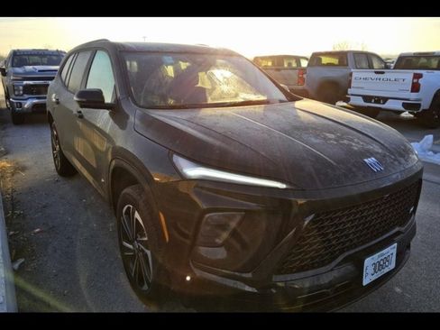 Used 2025 Buick Enclave Sport Touring image 5